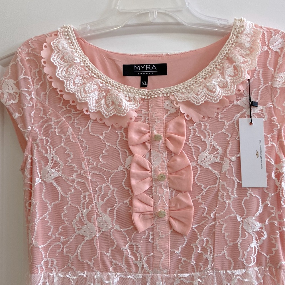 🆕 Beautiful pastel pink lacy maxi dress in size XL